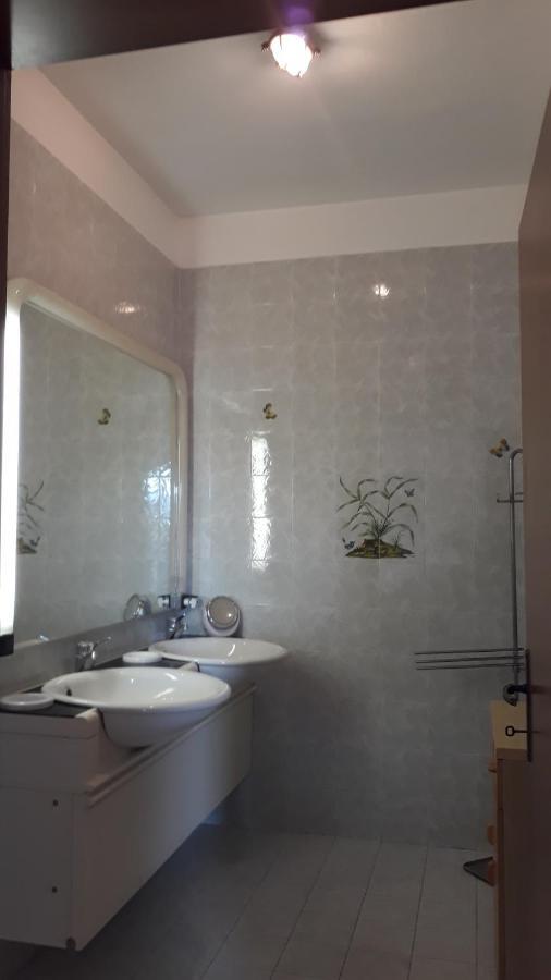 קוורצ'יאנלה Bellavista Beachfront Apartments מראה חיצוני תמונה